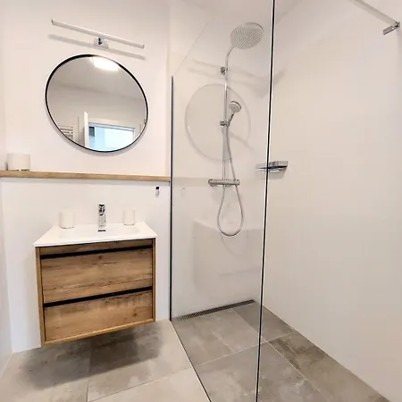 Apartman Rove With Privat Parking Free Kosice Exterior photo